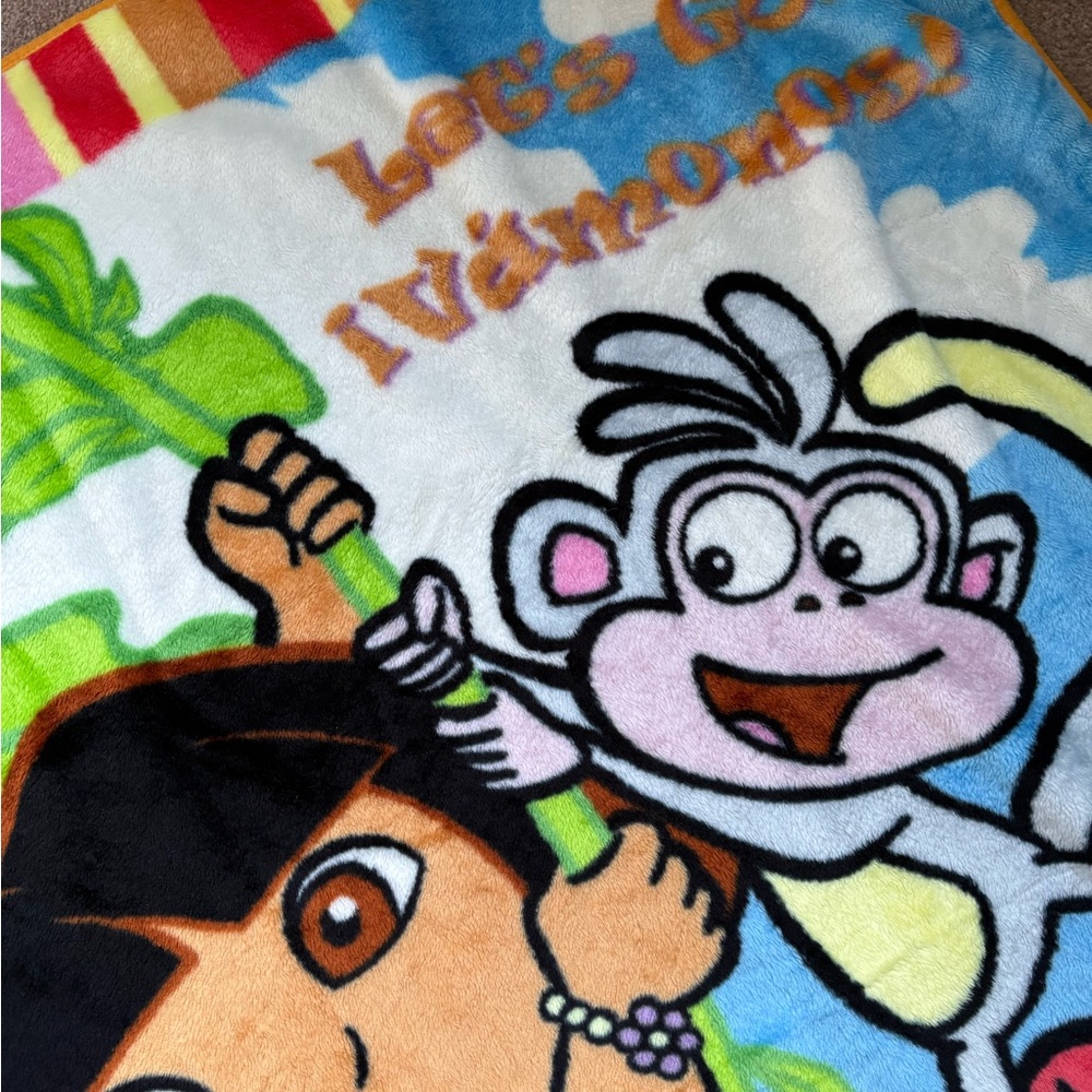 Dora The Explorer Character Blanket - Picture 2 of 4